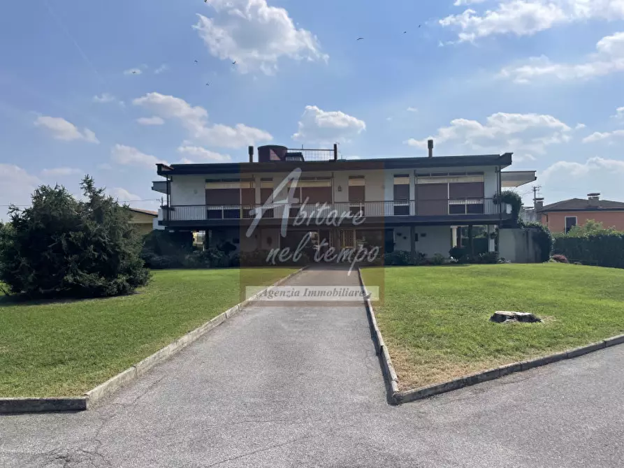 Immagine 1 di Villa in vendita  in via g marconi a Fontaniva
