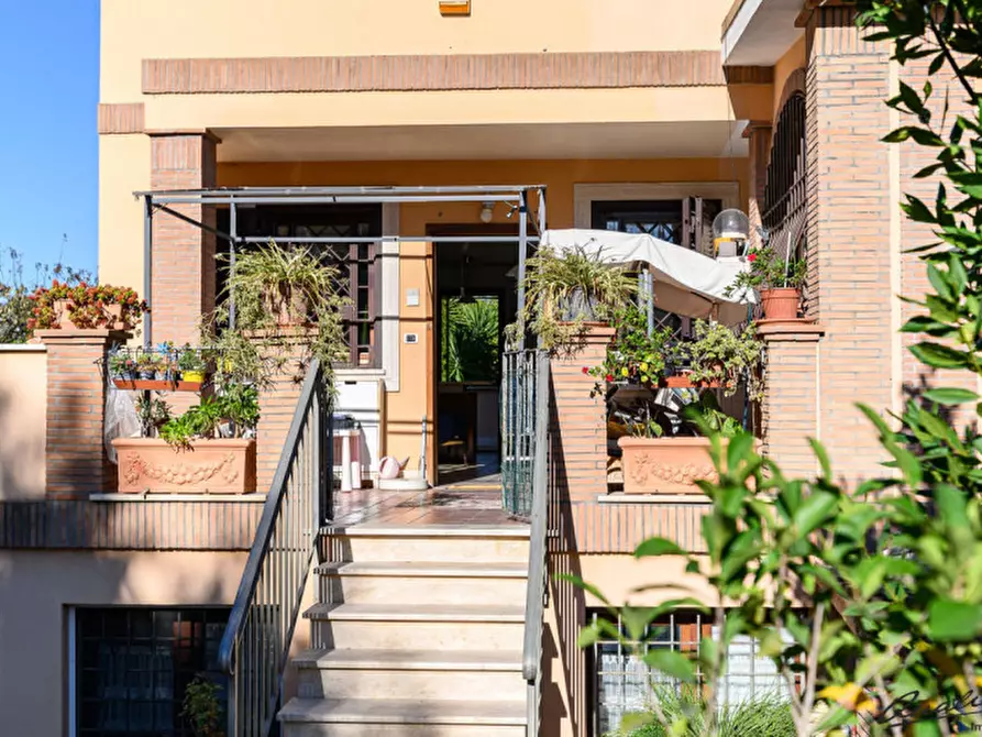 Immagine 2 di Villetta a schiera in vendita  in Via Bernardino Alimena a Roma