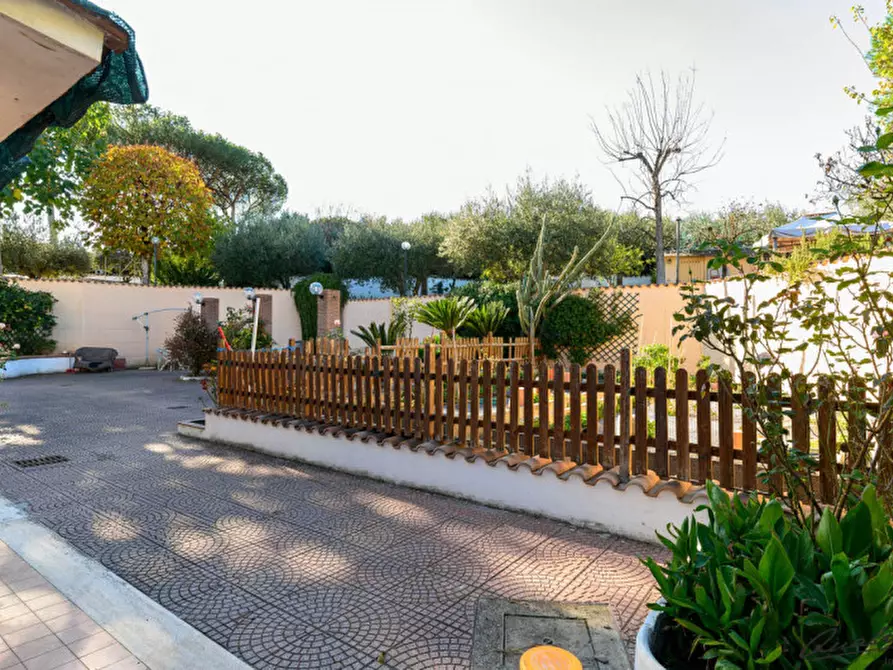 Immagine 43 di Villetta a schiera in vendita  in Via Bernardino Alimena a Roma