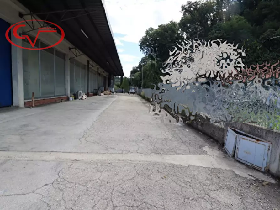 Immagine 4 di Laboratorio in vendita  in levane a Montevarchi