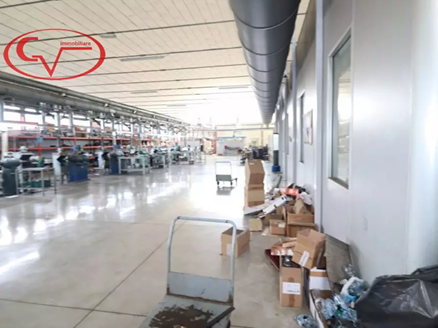 Immagine 6 di Laboratorio in vendita  in levane a Montevarchi