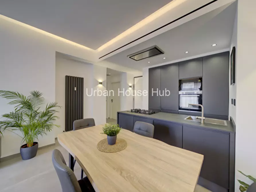 Immagine 2 di Appartamento in vendita  in Via Giuseppe Francesco Medail 34 a Torino