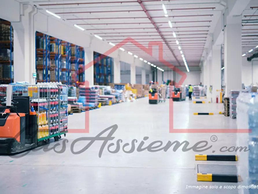Immagine 1 di Capannone industriale in affitto  a Rossano Veneto