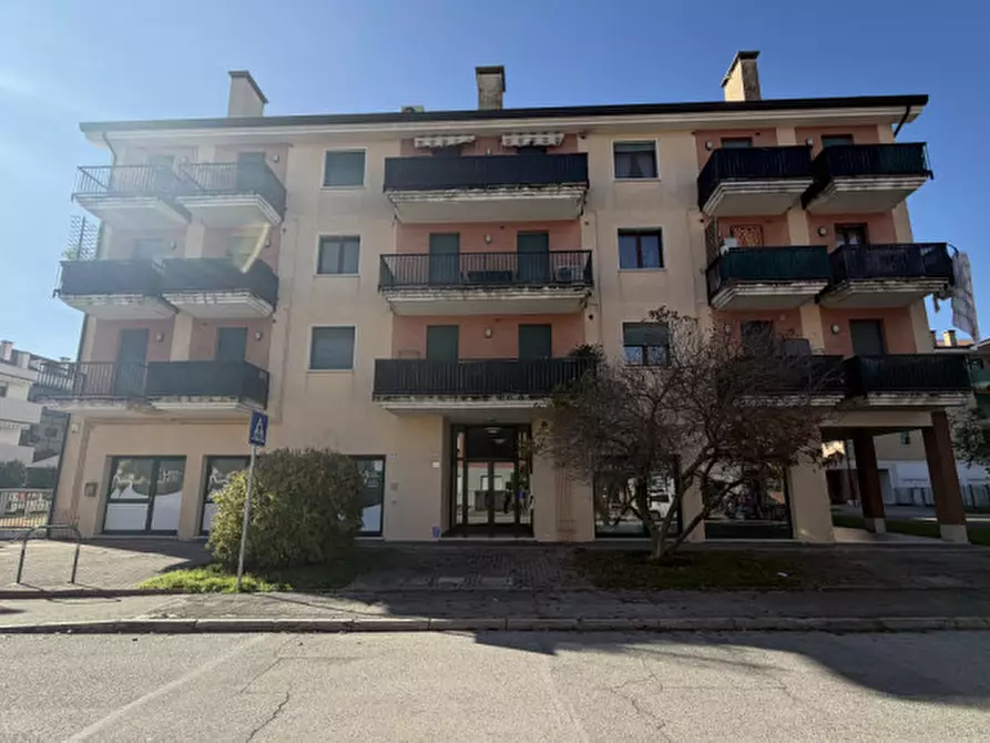 Immagine 1 di Appartamento in vendita  in Padova via Giorgio Pullè a Padova