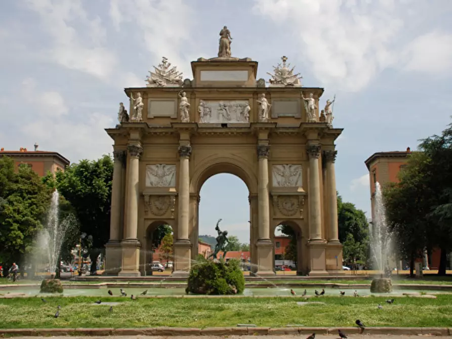 Immagine 1 di Negozio in affitto  in PIAZZA DELLA LIBERTA' a Firenze