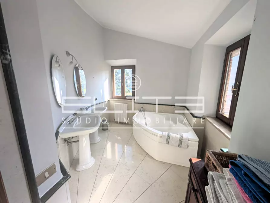 Immagine 20 di Casa bifamiliare in affitto  in Strada Frazione Poggio a Ancona