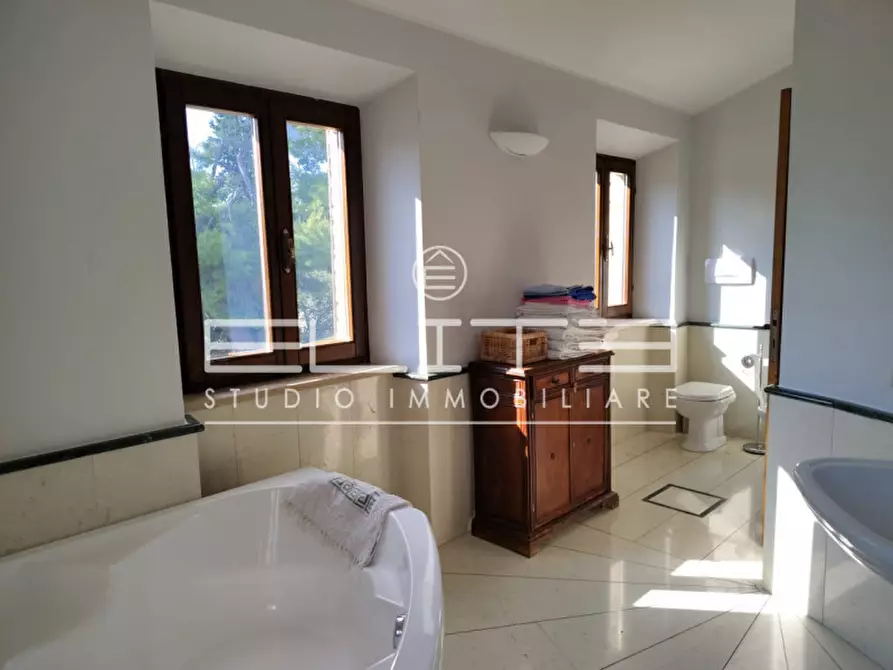 Immagine 25 di Casa bifamiliare in affitto  in Strada Frazione Poggio a Ancona