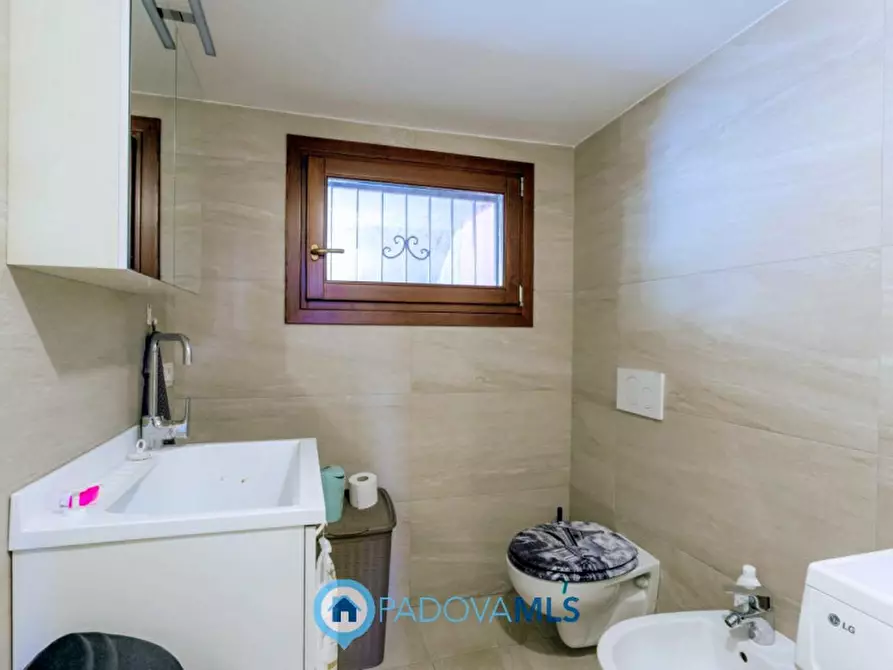 Immagine 7 di Villetta a schiera in vendita  in Via Firenze a San Martino Di Venezze