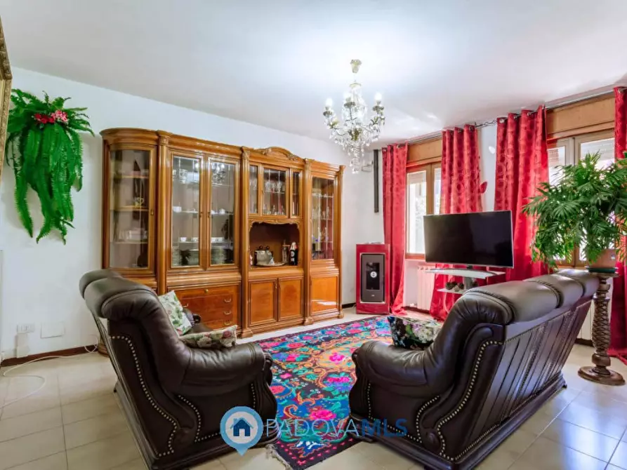 Immagine 11 di Villetta a schiera in vendita  in Via Firenze a San Martino Di Venezze