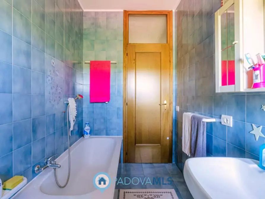 Immagine 25 di Villetta a schiera in vendita  in Via Firenze a San Martino Di Venezze