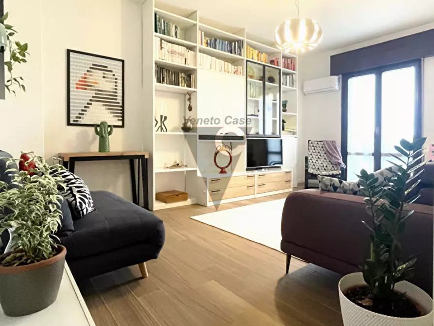 Immagine 2 di Appartamento in vendita  a Venezia