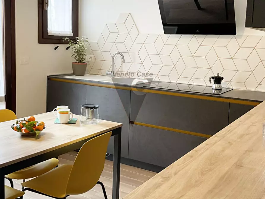 Immagine 4 di Appartamento in vendita  a Venezia