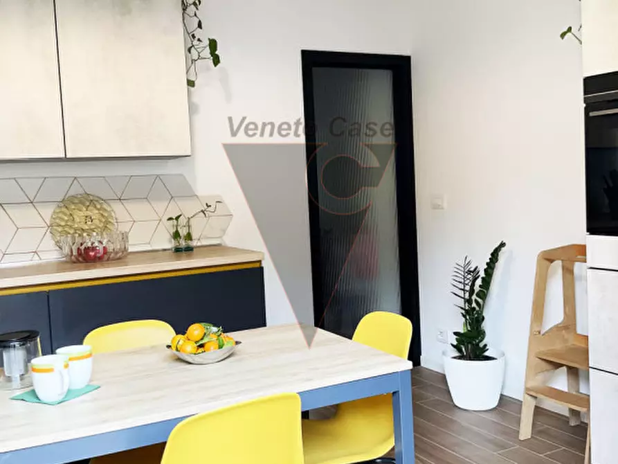 Immagine 5 di Appartamento in vendita  a Venezia