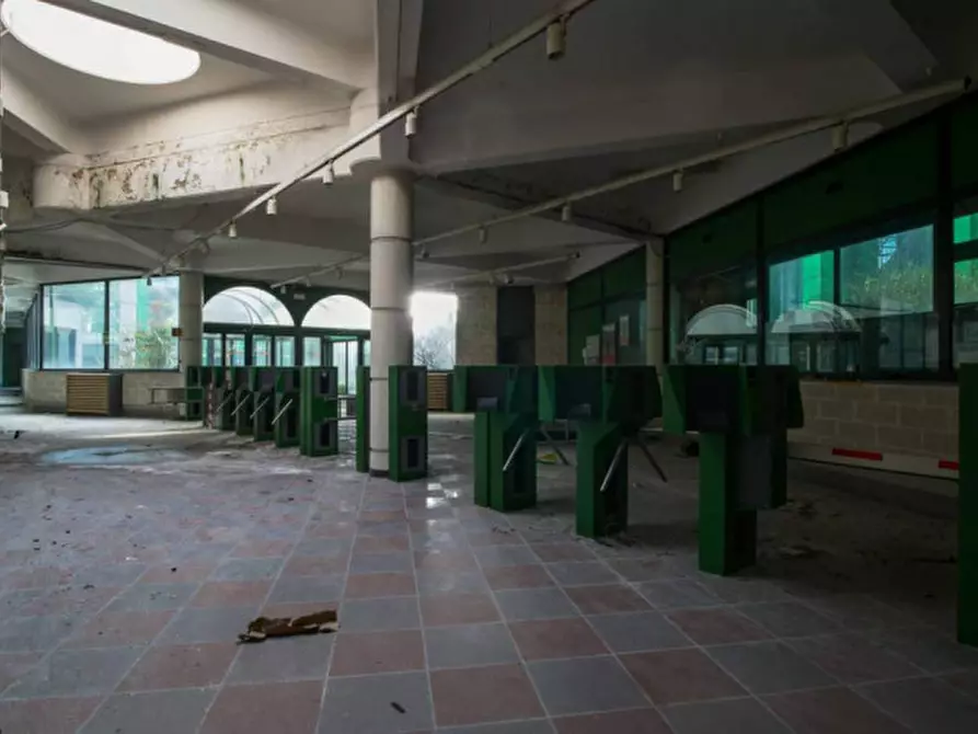 Immagine 18 di Ufficio in vendita  in Via Miglioli a Ancona