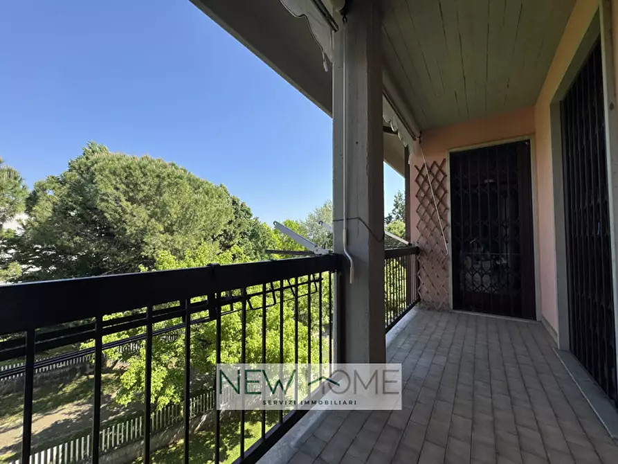 Immagine 3 di Appartamento in vendita  in Via Brunoro della Scala 36 a Verona