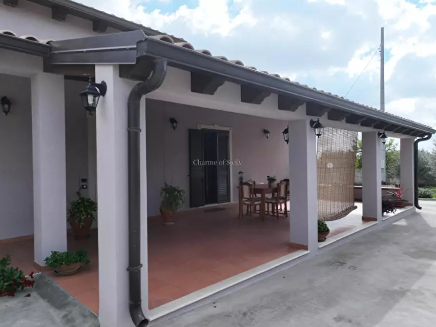 Immagine 4 di Casa indipendente in vendita  a Rosolini