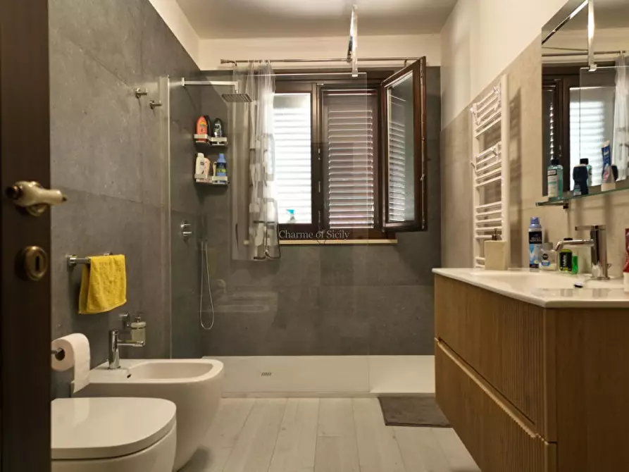 Immagine 22 di Casa indipendente in vendita  a Rosolini