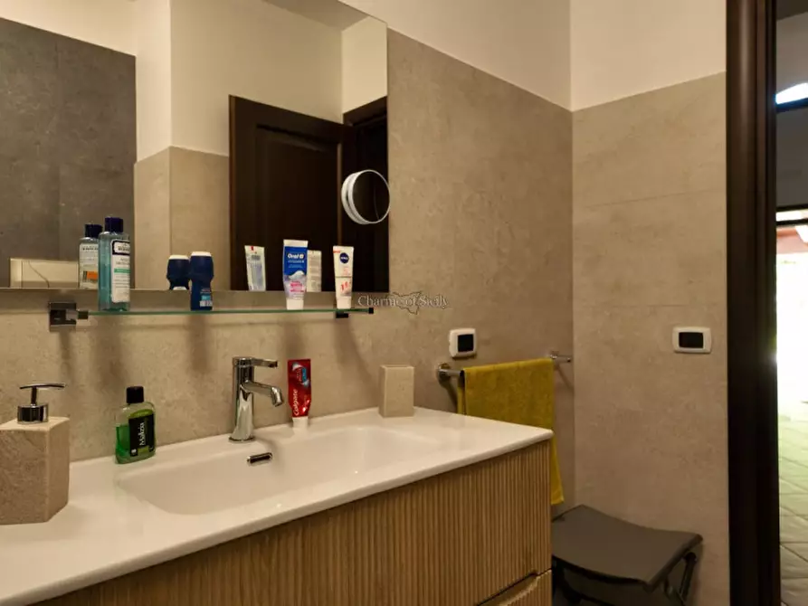 Immagine 28 di Casa indipendente in vendita  a Rosolini