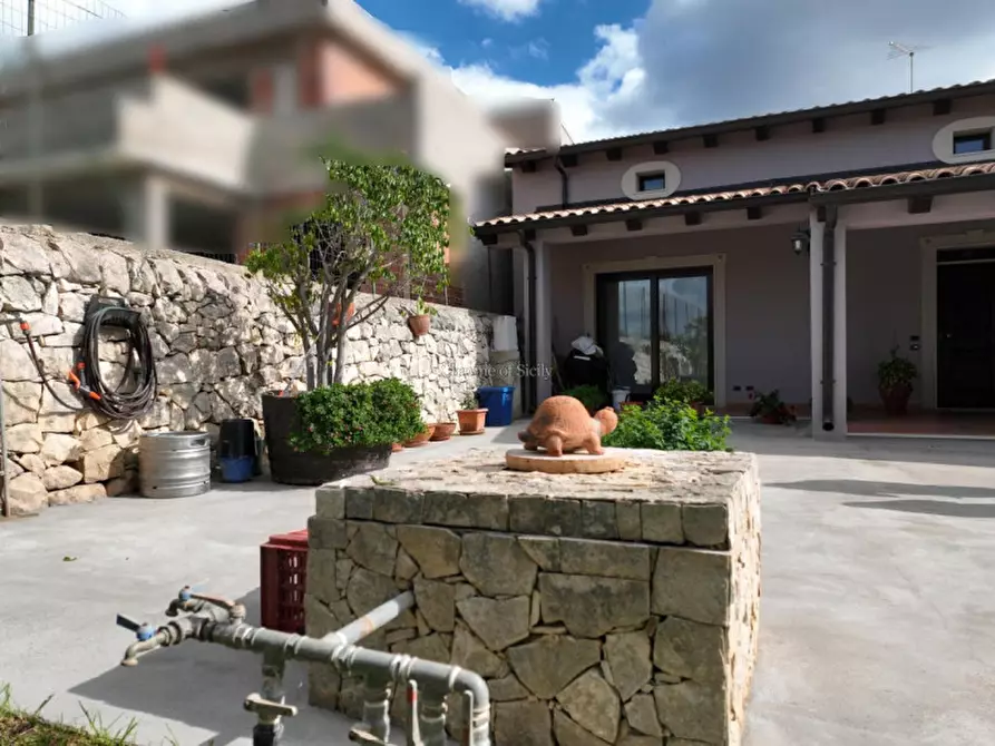 Immagine 33 di Casa indipendente in vendita  a Rosolini