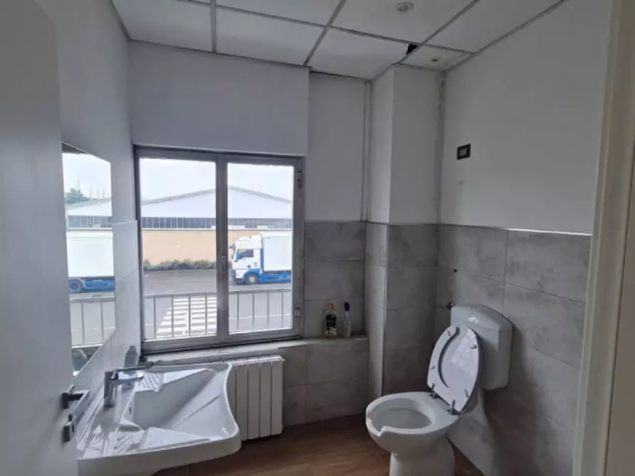Immagine 10 di Ufficio in affitto  in Via Lazio a Buccinasco