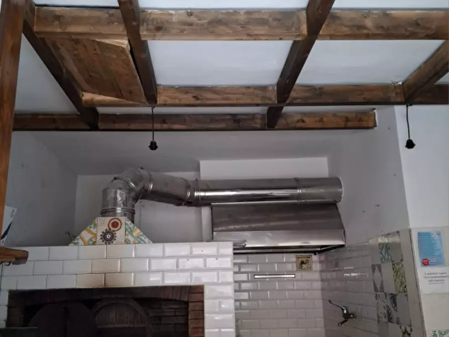 Immagine 3 di Attività commerciale in vendita  in Via Fabio Giuseppe a Salerno