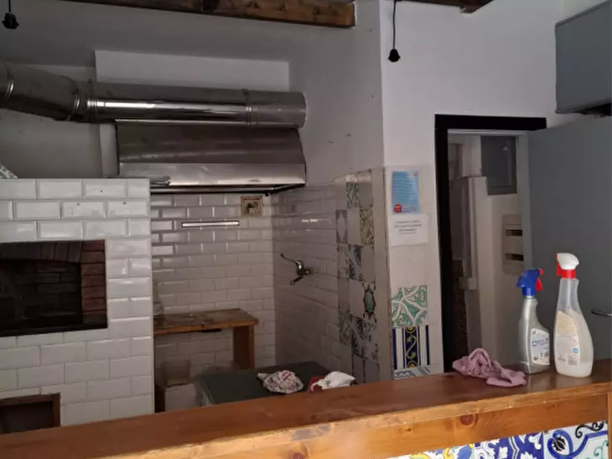 Immagine 5 di Attività commerciale in vendita  in Via Fabio Giuseppe a Salerno