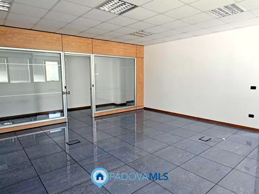 Immagine 6 di Ufficio in affitto  in Via Austria a Padova