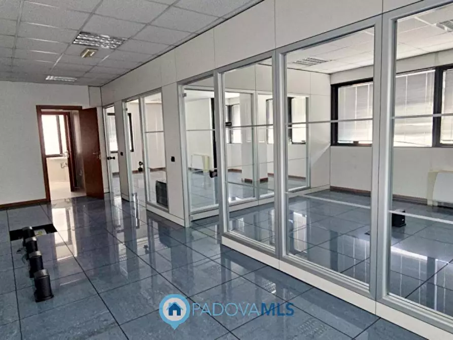 Immagine 8 di Ufficio in affitto  in Via Austria a Padova