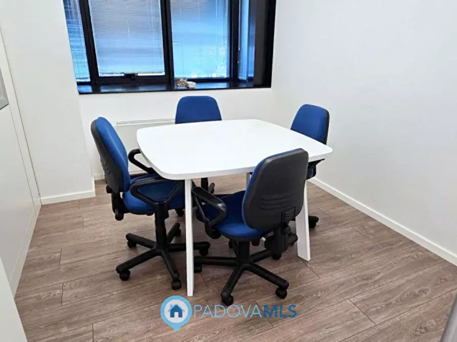 Immagine 13 di Ufficio in affitto  in Via Austria a Padova