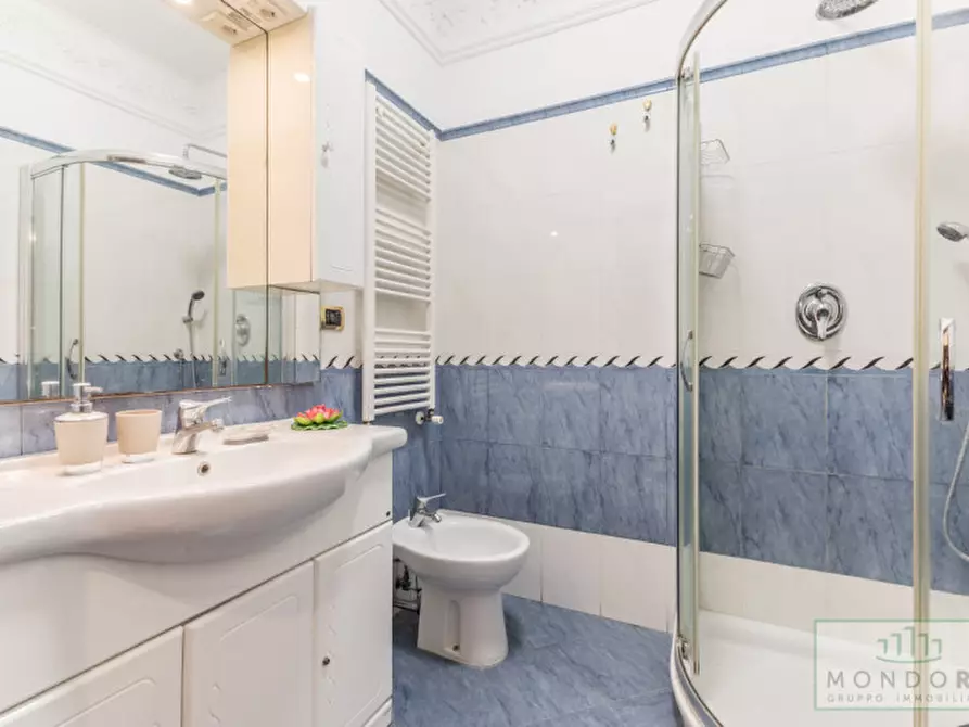 Immagine 5 di Palazzo in vendita  in Via Gabrio Serbelloni a Roma