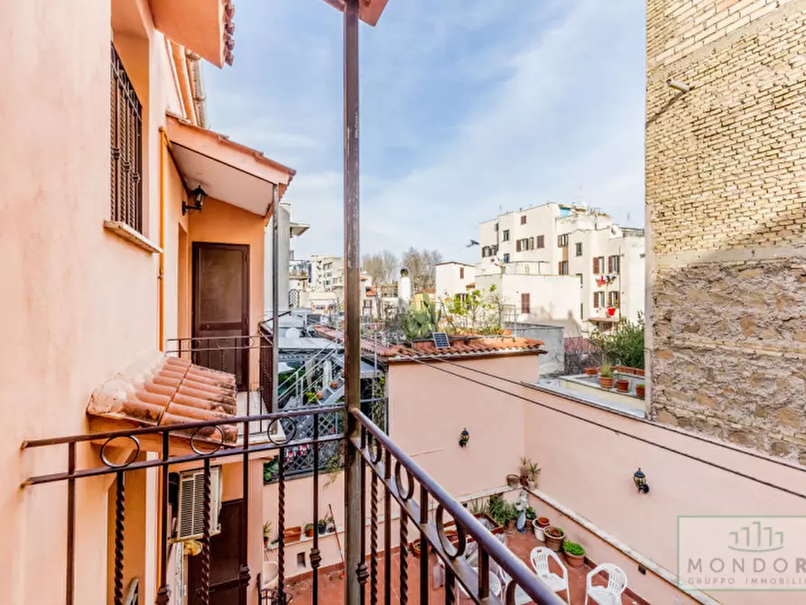 Immagine 19 di Palazzo in vendita  in Via Gabrio Serbelloni a Roma