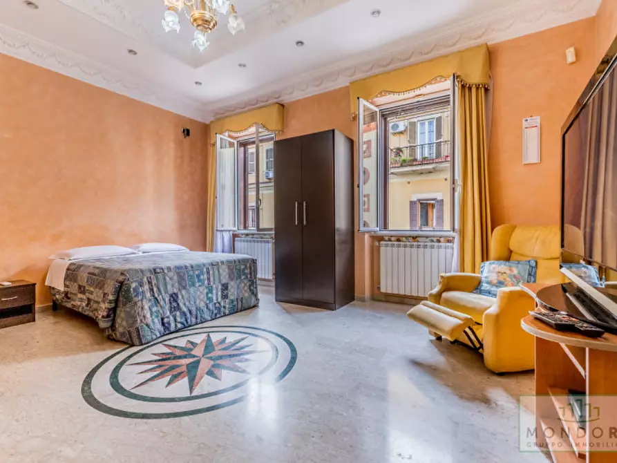 Immagine 20 di Palazzo in vendita  in Via Gabrio Serbelloni a Roma