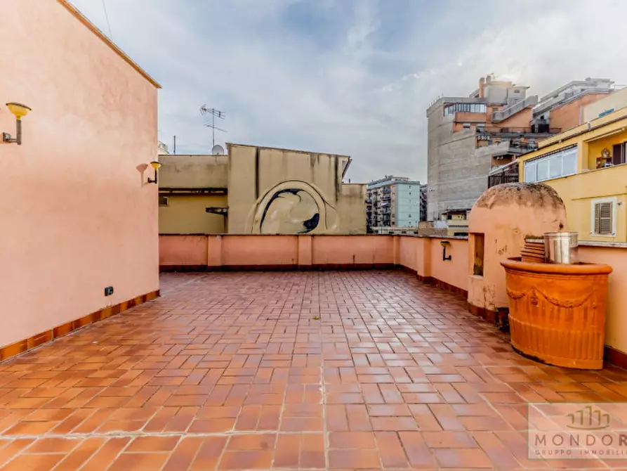 Immagine 26 di Palazzo in vendita  in Via Gabrio Serbelloni a Roma