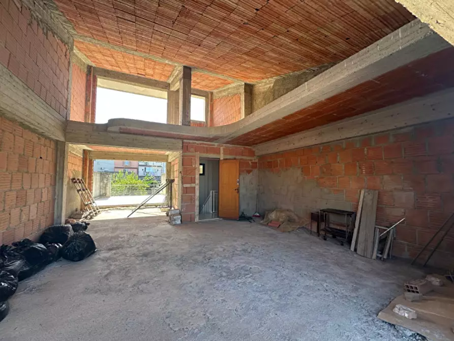 Immagine 28 di Palazzo in vendita  in Piazza Ventiquattro Maggio,12 a Merì