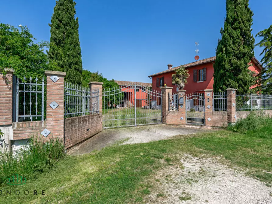 Immagine 1 di Casa indipendente in vendita  in Via Cacciatori a Crevalcore