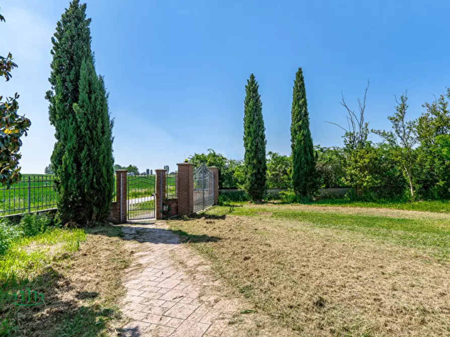 Immagine 57 di Casa indipendente in vendita  in Via Cacciatori a Crevalcore