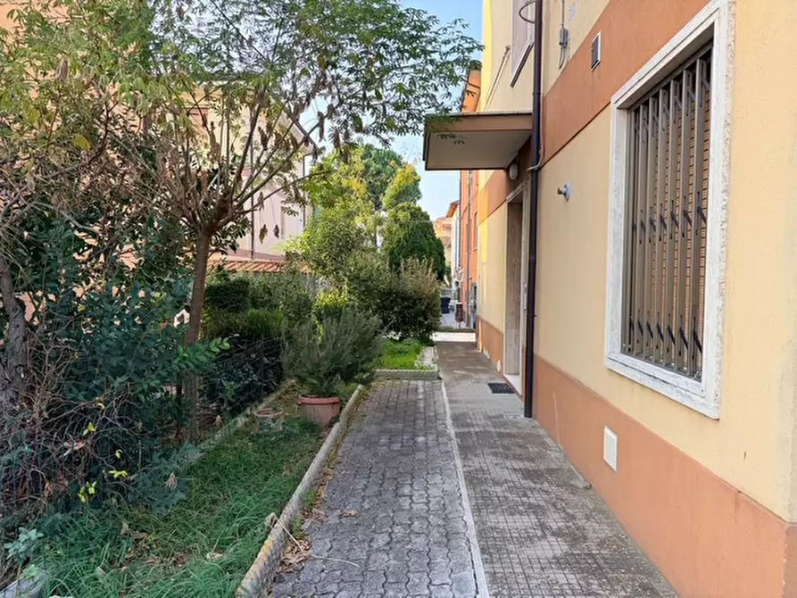 Immagine 3 di Casa trifamiliare in vendita  a Senigallia