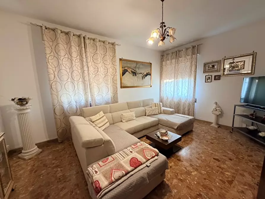 Immagine 6 di Casa trifamiliare in vendita  a Senigallia