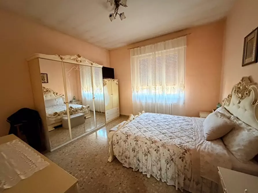 Immagine 15 di Casa trifamiliare in vendita  a Senigallia