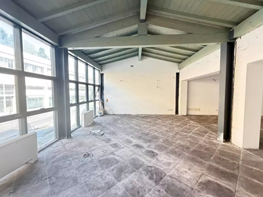 Immagine 1 di Ufficio in vendita  in Via Roma 79 a Leffe
