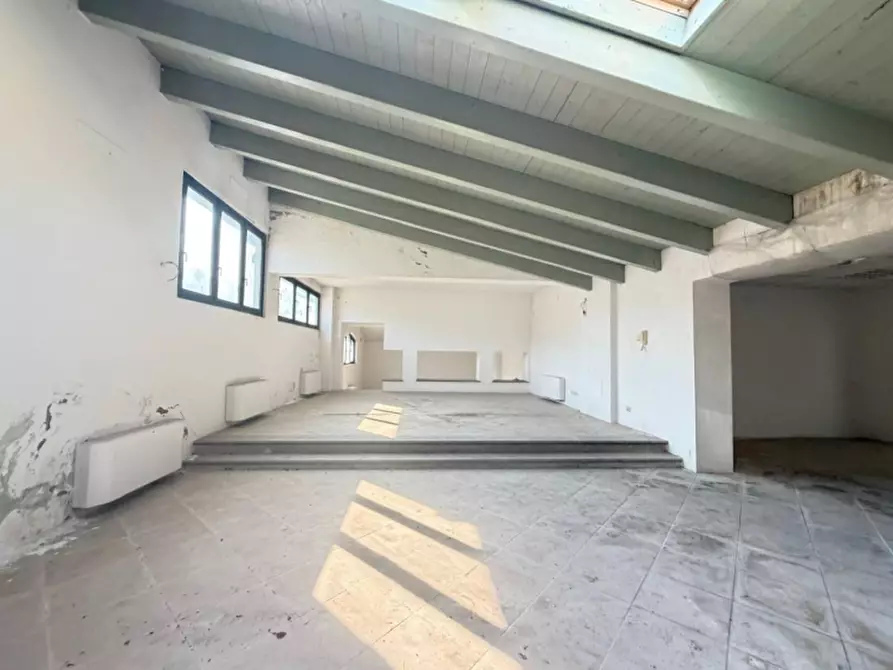 Immagine 15 di Ufficio in vendita  in Via Roma 79 a Leffe