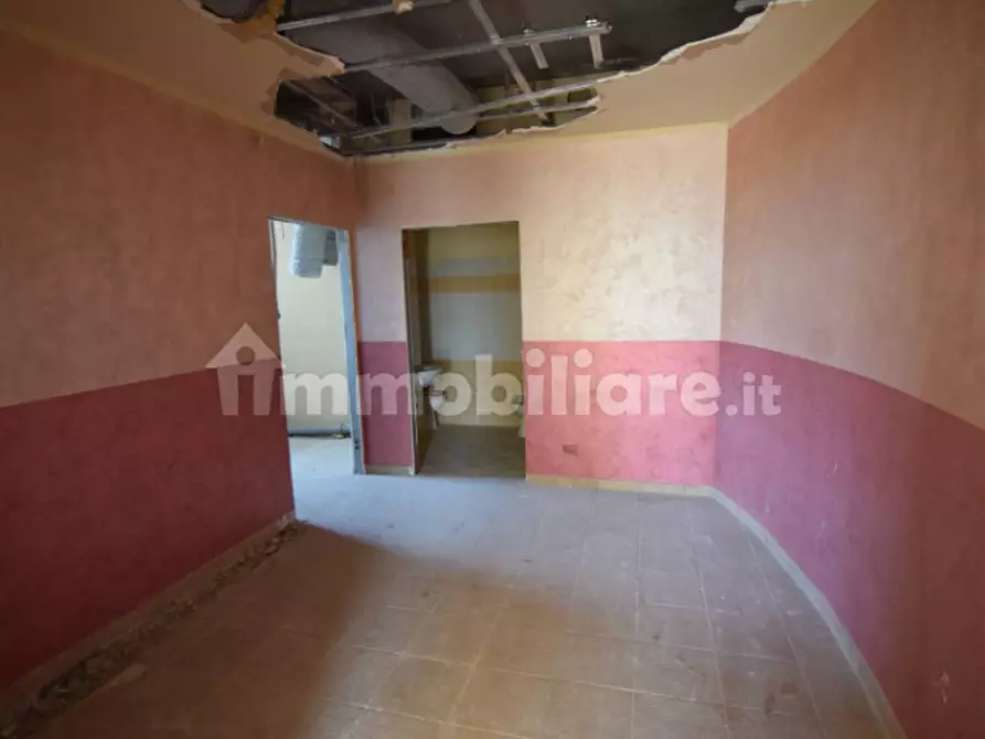 Immagine 7 di Ufficio in vendita  in Strada Statale 5 Via Tiburtina Valeria a Scurcola Marsicana