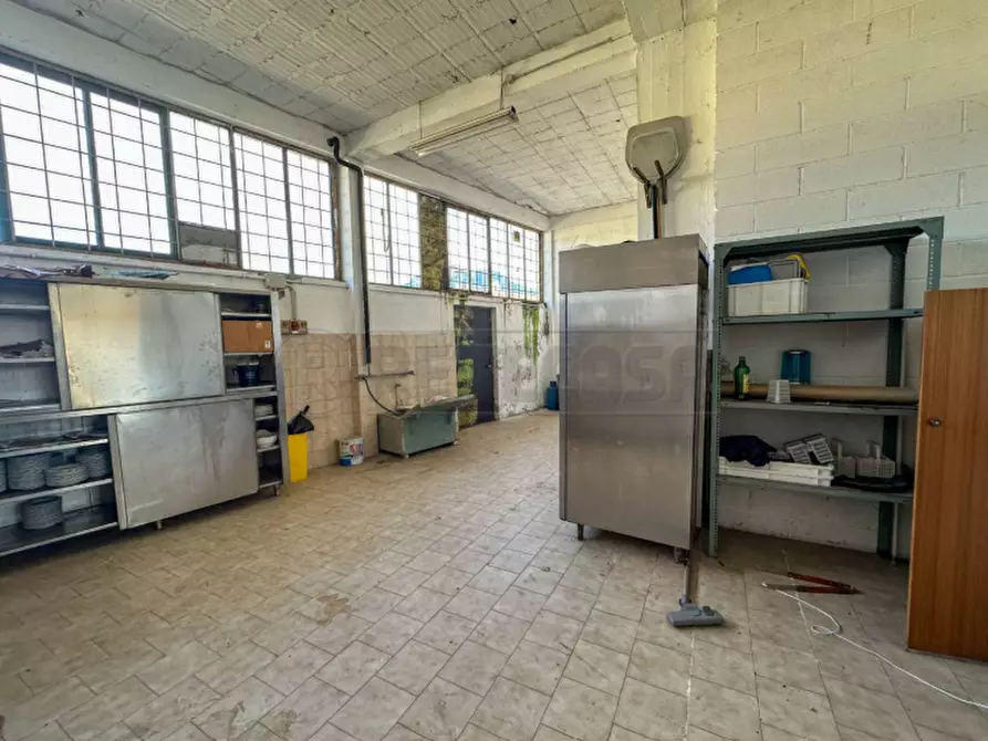 Immagine 5 di Negozio in vendita  in Via Giacomo Matteotti a Osoppo