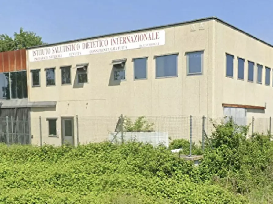 Immagine 1 di Capannone industriale in vendita  in strada regionale 211 a Borgolavezzaro
