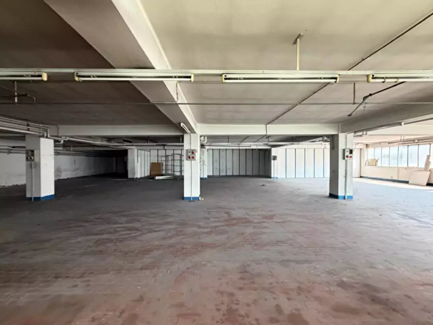 Immagine 9 di Capannone industriale in vendita  in Via Campone / Via Roma a Gandino