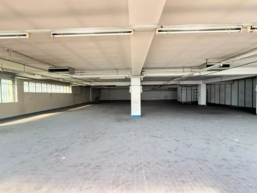 Immagine 10 di Capannone industriale in vendita  in Via Campone / Via Roma a Gandino