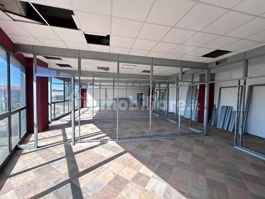 Immagine 3 di Ufficio in vendita  in VIA SACCO E VANZETTI a Borgo Ticino