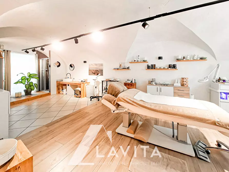 Immagine 5 di Attività commerciale in vendita  in Via Strada Vecchia - Alte Landstraße a Ora .Auer.