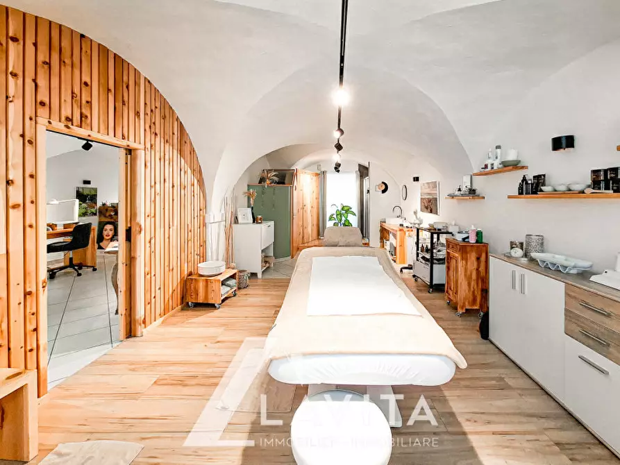 Immagine 11 di Attività commerciale in vendita  in Via Strada Vecchia - Alte Landstraße a Ora .Auer.