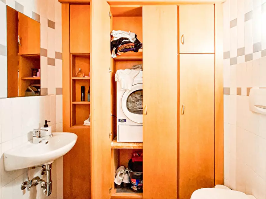 Immagine 12 di Attività commerciale in vendita  in Via Strada Vecchia - Alte Landstraße a Ora .Auer.